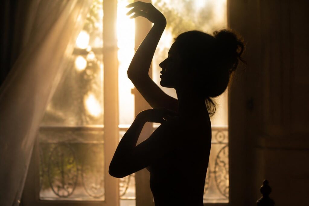 découvrez comment maîtriser les ombres en contre-jour pour sublimer vos photos artistiques et donner une nouvelle dimension à vos clichés.