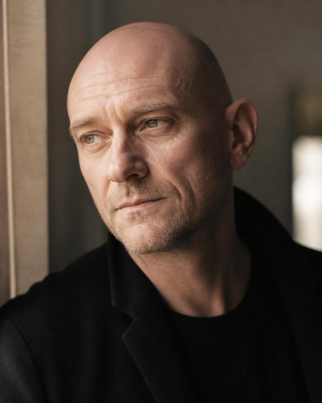 découvrez comment le chanteur de louise attaque a surmonté le cancer avec courage et résilience, inspirant par son combat et sa détermination.