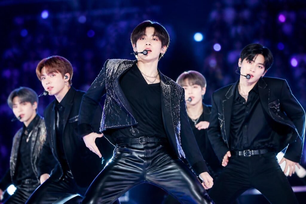 découvrez les techniques essentielles pour dessiner des idols k-pop et capturer toute l'énergie et l'émotion des stars coréennes dans vos œuvres.